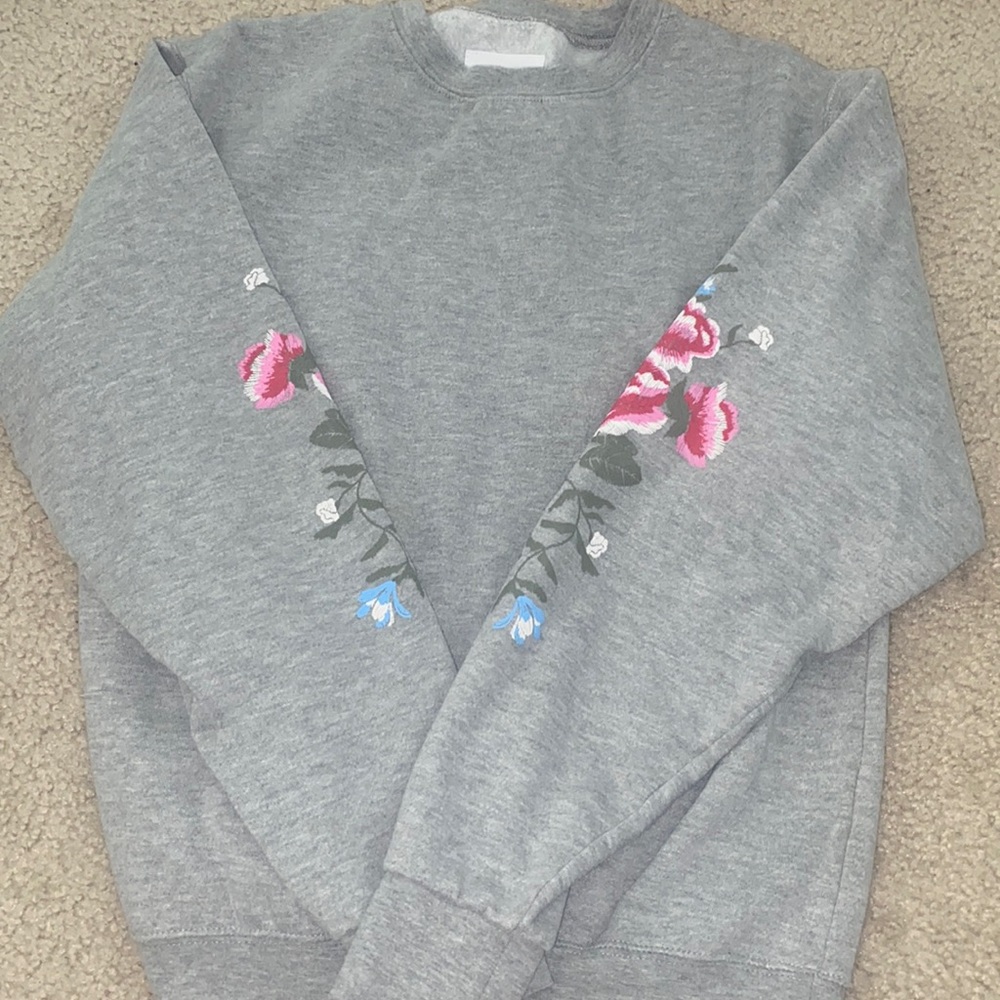 Gray sweatshirt with floral sleeves